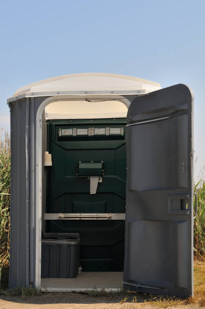 Portable Toilet Options We Offer in Lake In The Hills, IL